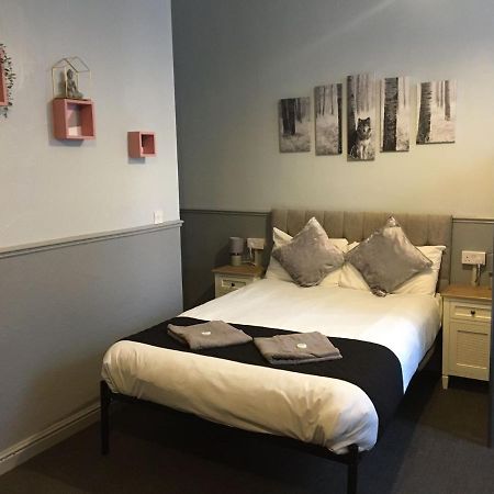 Queens Guesthouse Манчестер Экстерьер фото
