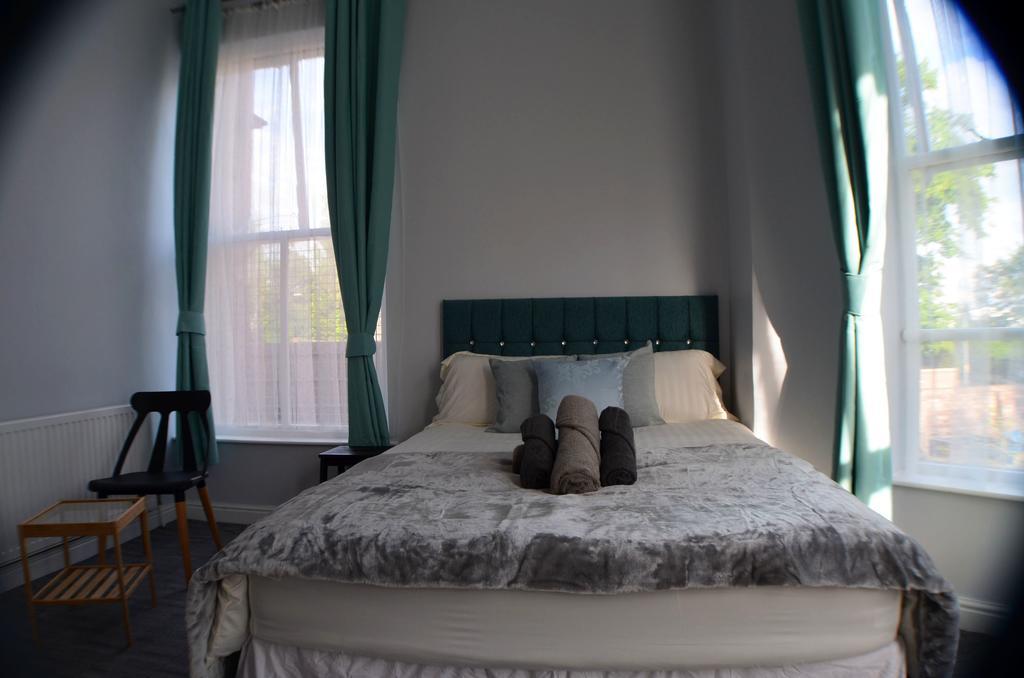 Queens Guesthouse Манчестер Экстерьер фото