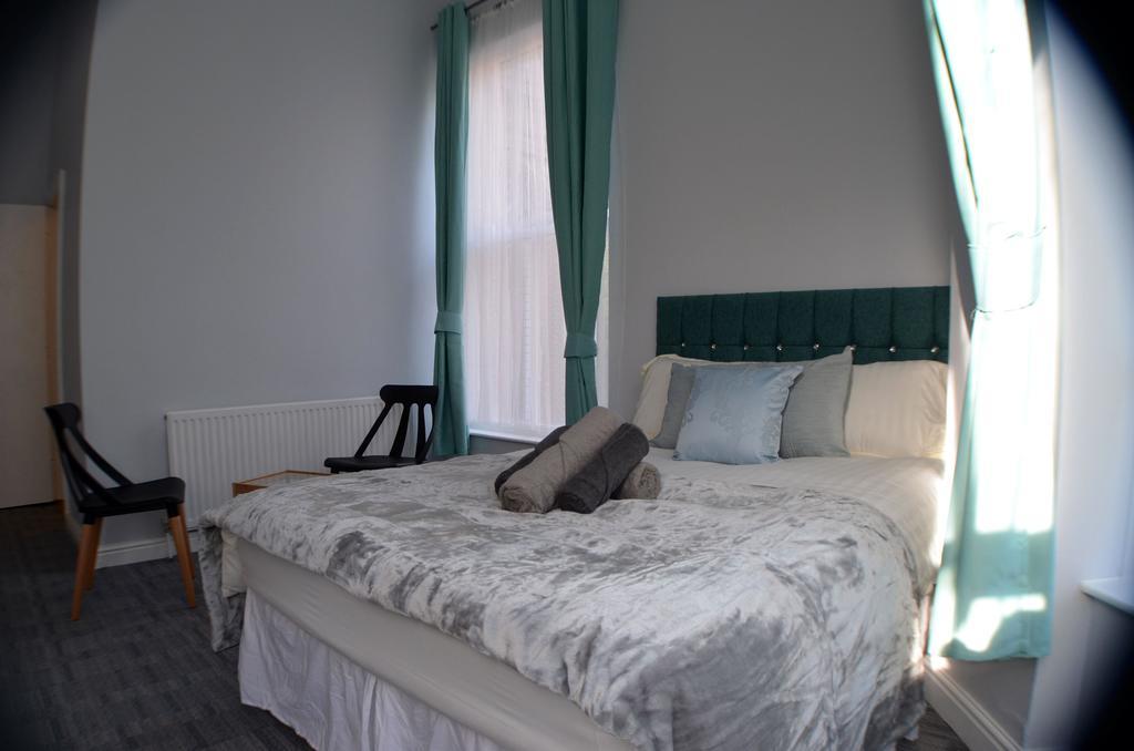 Queens Guesthouse Манчестер Экстерьер фото